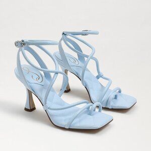 NWOT Steven Madden Maven Strappy Padded Heel